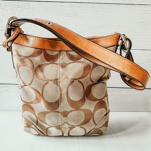 Coach Vintage Bucket Bag - Picture 2 of 9